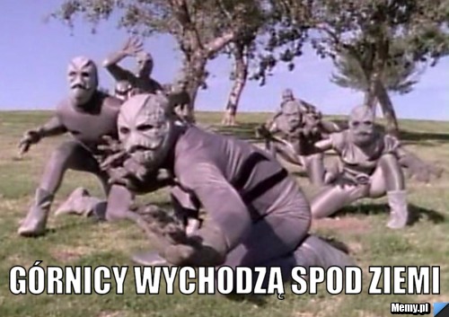  górnicy wychodzą spod ziemi
